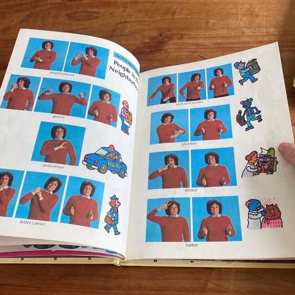 Vintage Sesame Street Hardcovers Volume 9,10,11,12 - Picture 10 of 14